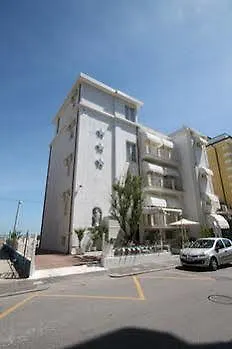 Belvedere 3*