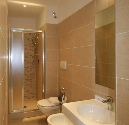 丽城海滩酒店 里米尼